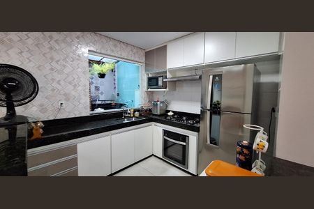 Casa à venda com 110m², 3 quartos e 2 vagas