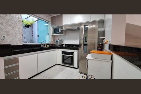 Casa à venda com 110m², 3 quartos e 2 vagas