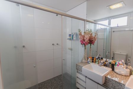 Apartamento à venda com 289m², 4 quartos e 5 vagas Apartamento à venda com 289m², 4 quartos e 5 vagasBanheiro da Suíte