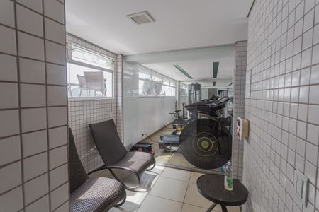 Apartamento à venda com 289m², 4 quartos e 5 vagas Apartamento à venda com 289m², 4 quartos e 5 vagasÁrea comum - Sauna