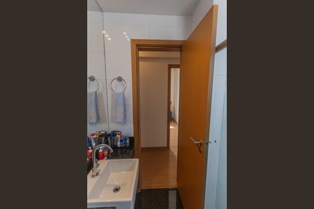 Apartamento à venda com 289m², 4 quartos e 5 vagas Apartamento à venda com 289m², 4 quartos e 5 vagasBanheiro Social
