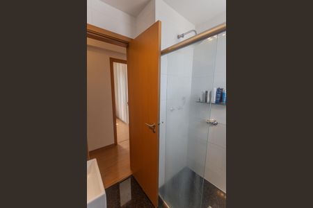 Apartamento à venda com 289m², 4 quartos e 5 vagas Apartamento à venda com 289m², 4 quartos e 5 vagasBanheiro Social