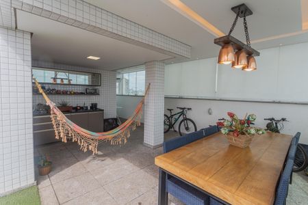 Apartamento à venda com 289m², 4 quartos e 5 vagas Apartamento à venda com 289m², 4 quartos e 5 vagasCobertura