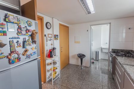 Apartamento à venda com 289m², 4 quartos e 5 vagas Apartamento à venda com 289m², 4 quartos e 5 vagasCozinha