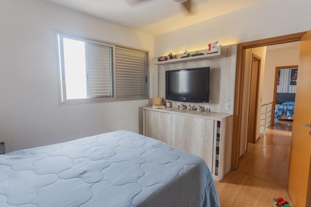 Apartamento à venda com 289m², 4 quartos e 5 vagas Apartamento à venda com 289m², 4 quartos e 5 vagasSuíte