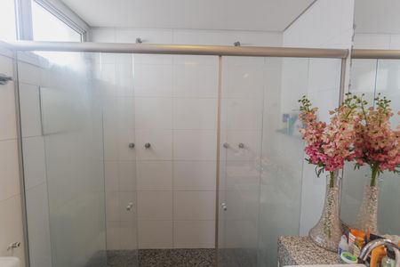 Apartamento à venda com 289m², 4 quartos e 5 vagas Apartamento à venda com 289m², 4 quartos e 5 vagasBanheiro da Suíte