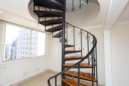 Apartamento à venda com 280m², 2 quartos e 3 vagasEscada