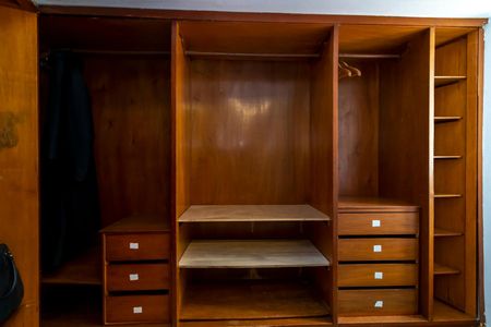 Casa à venda com 220m², 3 quartos e 3 vagasCloset da Suíte 1