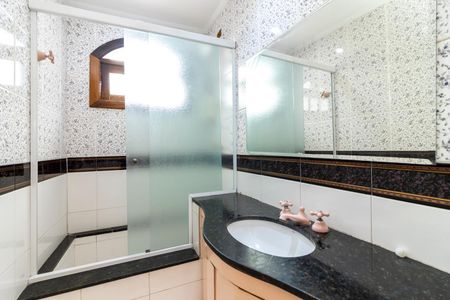 Casa à venda com 220m², 3 quartos e 3 vagasBanheiro da Suíte 3