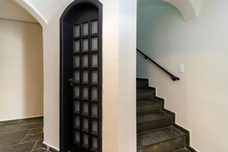 Casa à venda com 220m², 3 quartos e 3 vagasEscada e Adega