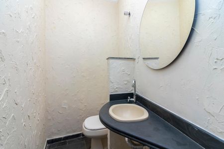 Casa à venda com 220m², 3 quartos e 3 vagasLavabo 1