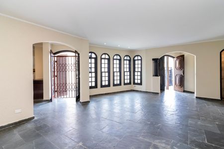 Casa à venda com 220m², 3 quartos e 3 vagasSala