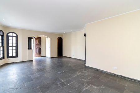 Casa à venda com 220m², 3 quartos e 3 vagasSala