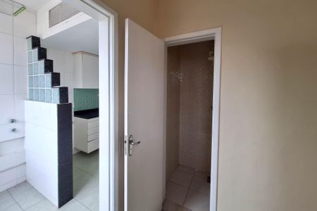 Apartamento à venda com 103m², 2 quartos e 1 vaga Apartamento à venda com 103m², 2 quartos e 1 vagaQuarto de Serviço