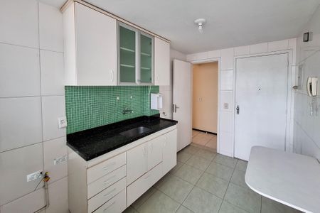 Apartamento à venda com 103m², 2 quartos e 1 vaga Apartamento à venda com 103m², 2 quartos e 1 vagaCozinha