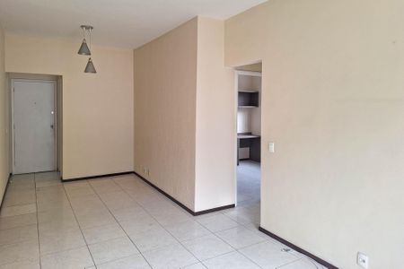 Apartamento à venda com 103m², 2 quartos e 1 vaga Apartamento à venda com 103m², 2 quartos e 1 vagaSala