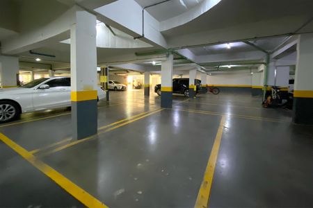 Apartamento à venda com 126m², 4 quartos e 3 vagas Apartamento à venda com 126m², 4 quartos e 3 vagasVagas