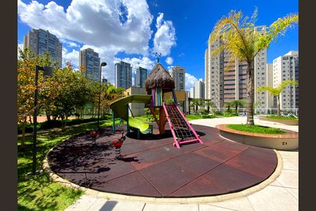 Apartamento à venda com 126m², 4 quartos e 3 vagas Apartamento à venda com 126m², 4 quartos e 3 vagasÁrea comum - Playground 2