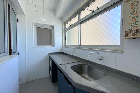 Apartamento à venda com 126m², 4 quartos e 3 vagas Apartamento à venda com 126m², 4 quartos e 3 vagasÁrea de Serviço