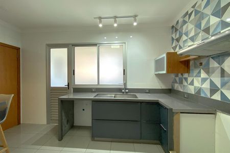 Apartamento à venda com 126m², 4 quartos e 3 vagas Apartamento à venda com 126m², 4 quartos e 3 vagasCozinha