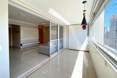 Apartamento à venda com 126m², 4 quartos e 3 vagas Apartamento à venda com 126m², 4 quartos e 3 vagasVaranda da Sala