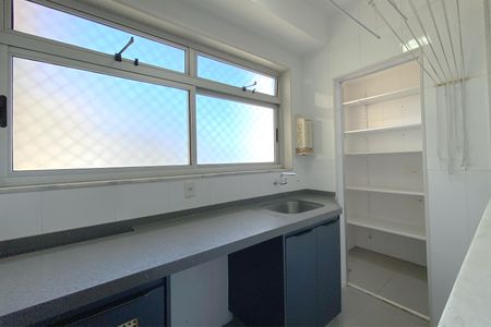 Apartamento à venda com 126m², 4 quartos e 3 vagas Apartamento à venda com 126m², 4 quartos e 3 vagasÁrea de Serviço