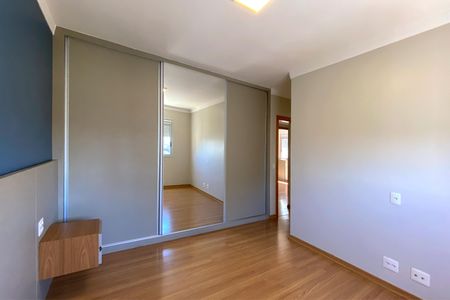 Apartamento à venda com 126m², 4 quartos e 3 vagas Apartamento à venda com 126m², 4 quartos e 3 vagasSuíte