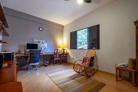 Casa à venda com 189m², 4 quartos e 3 vagas Casa à venda com 189m², 4 quartos e 3 vagasQuarto 4