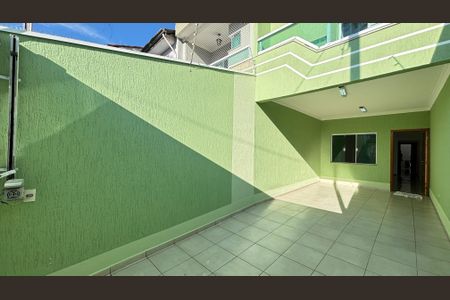 Casa à venda com 124m², 3 quartos e 2 vagas Casa à venda com 124m², 3 quartos e 2 vagasGaragem