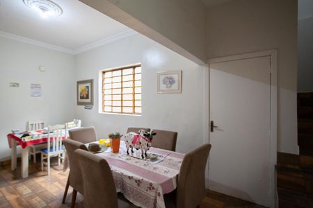 Casa à venda com 250m², 4 quartos e 3 vagas Casa à venda com 250m², 4 quartos e 3 vagasSala de Jantar