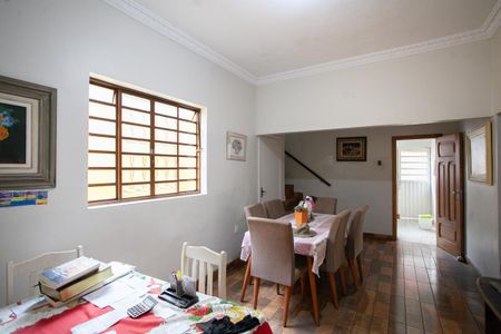 Casa à venda com 250m², 4 quartos e 3 vagas Casa à venda com 250m², 4 quartos e 3 vagasSala de Jantar