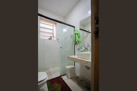 Casa à venda com 250m², 4 quartos e 3 vagas Casa à venda com 250m², 4 quartos e 3 vagasBanheiro Social