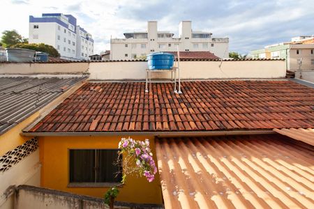 Casa à venda com 250m², 4 quartos e 3 vagas Casa à venda com 250m², 4 quartos e 3 vagasFachada da Edícula