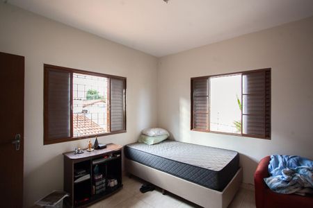 Casa à venda com 250m², 4 quartos e 3 vagas Casa à venda com 250m², 4 quartos e 3 vagasSuíte