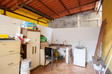 Casa à venda com 250m², 4 quartos e 3 vagas Casa à venda com 250m², 4 quartos e 3 vagasÁrea de Serviço