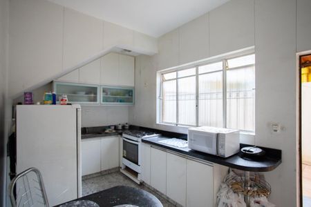 Casa à venda com 250m², 4 quartos e 3 vagas Casa à venda com 250m², 4 quartos e 3 vagasCozinha