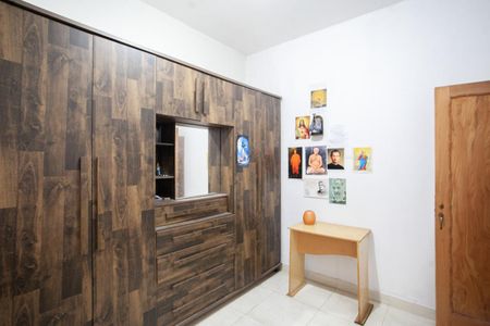 Casa à venda com 250m², 4 quartos e 3 vagas Casa à venda com 250m², 4 quartos e 3 vagasQuarto 2