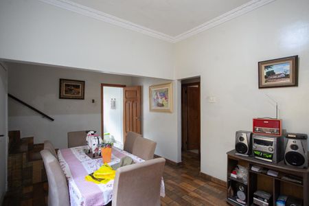 Casa à venda com 250m², 4 quartos e 3 vagas Casa à venda com 250m², 4 quartos e 3 vagasSala de Jantar