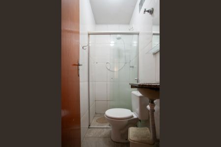 Casa à venda com 250m², 4 quartos e 3 vagas Casa à venda com 250m², 4 quartos e 3 vagasEdícula - Banheiro