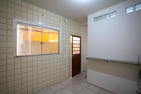 Casa à venda com 250m², 4 quartos e 3 vagas Casa à venda com 250m², 4 quartos e 3 vagasEdícula - Cozinha