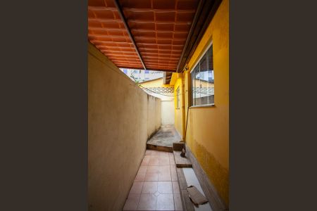 Casa à venda com 250m², 4 quartos e 3 vagas Casa à venda com 250m², 4 quartos e 3 vagasEdícula - Varanda