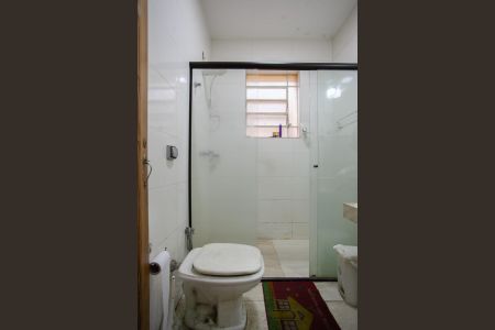 Casa à venda com 250m², 4 quartos e 3 vagas Casa à venda com 250m², 4 quartos e 3 vagasBanheiro Social