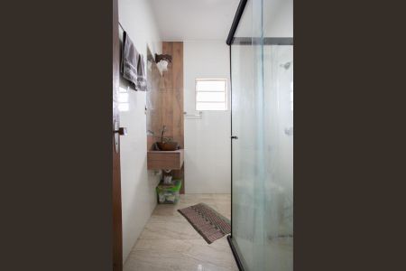 Casa à venda com 250m², 4 quartos e 3 vagas Casa à venda com 250m², 4 quartos e 3 vagasBanheiro da Suíte