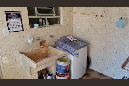 Casa à venda com 93m², 2 quartos e 2 vagas