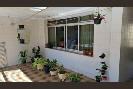 Casa à venda com 93m², 2 quartos e 2 vagas