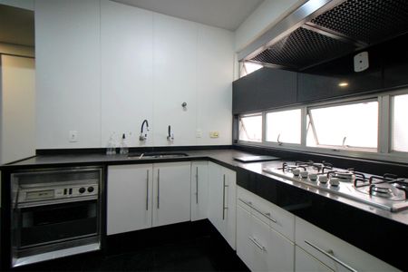 Apartamento à venda com 375m², 4 quartos e 4 vagasCozinha