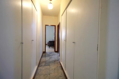 Apartamento à venda com 375m², 4 quartos e 4 vagasCorredor