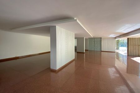 Apartamento à venda com 375m², 4 quartos e 4 vagasÁrea comum - Salão de festas