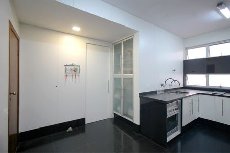 Apartamento à venda com 375m², 4 quartos e 4 vagasCozinha