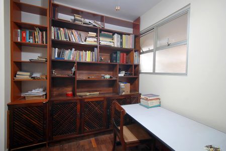 Apartamento à venda com 375m², 4 quartos e 4 vagasEscritório